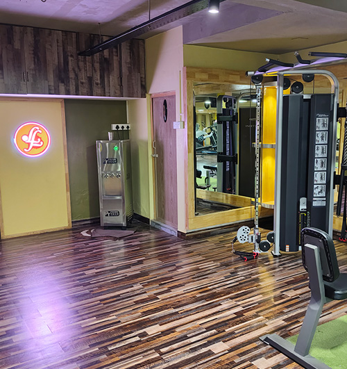 Lifeline Fitness Gym Trichy - Clean and Spacious Workout Areas